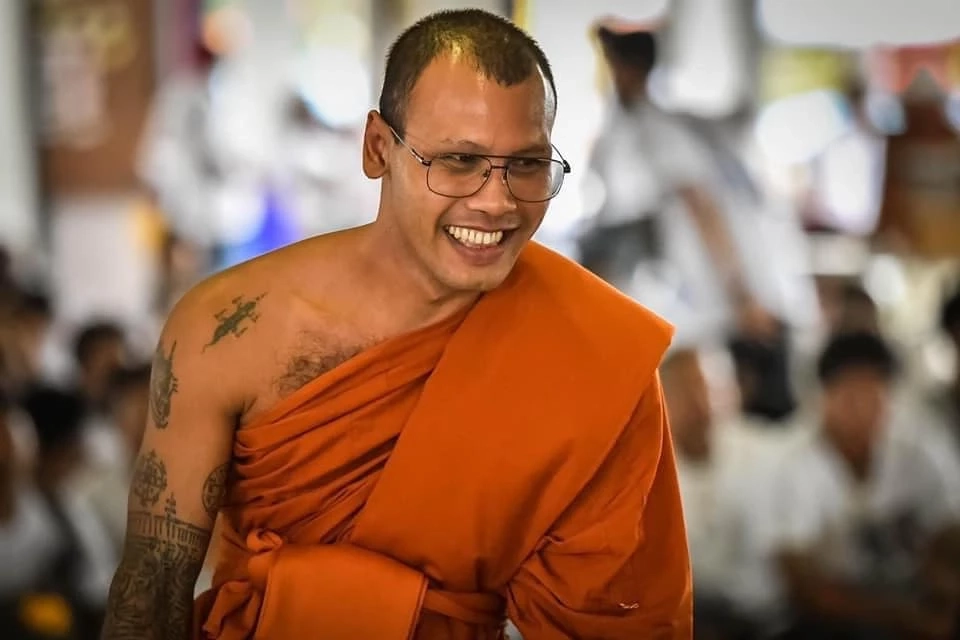 สรุปดราม่า “พระอาจารย์แจ้” พร้อมทำความรู้จักคือใคร ?