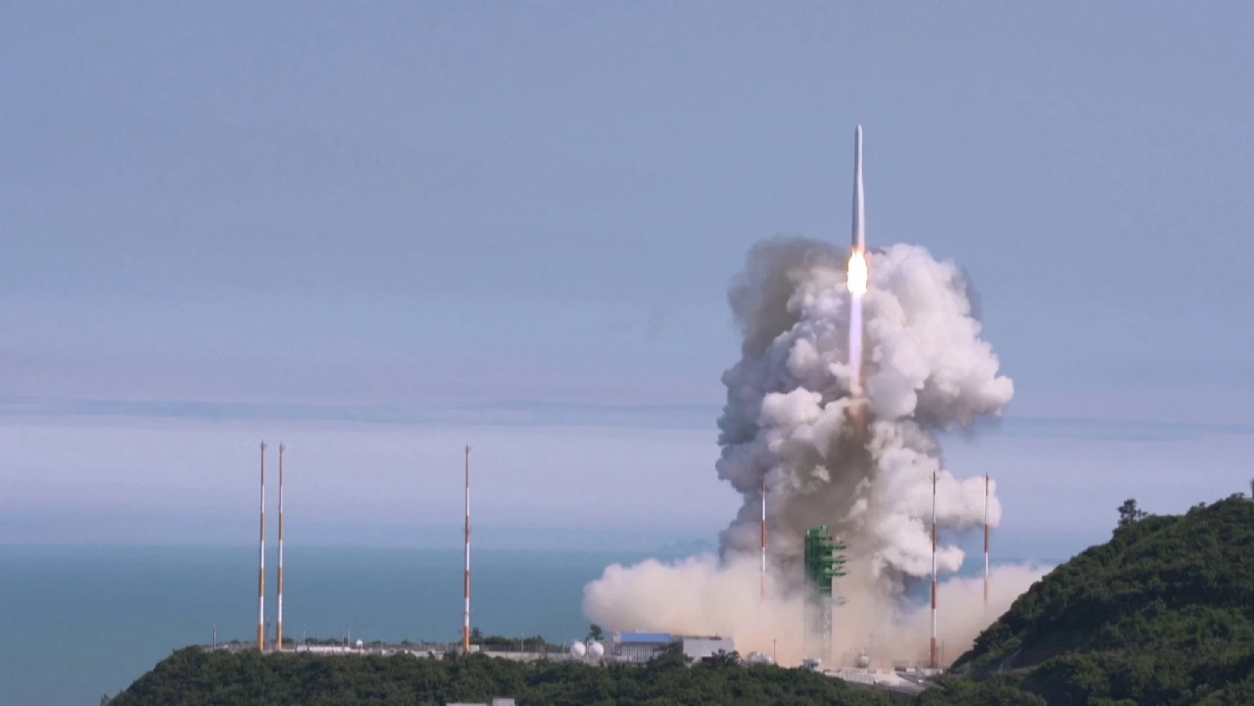 เกาหลีใต้ปล่อยจรวดส่งดาวเทียมจำลองสู่วงโคจรสำเร็จ