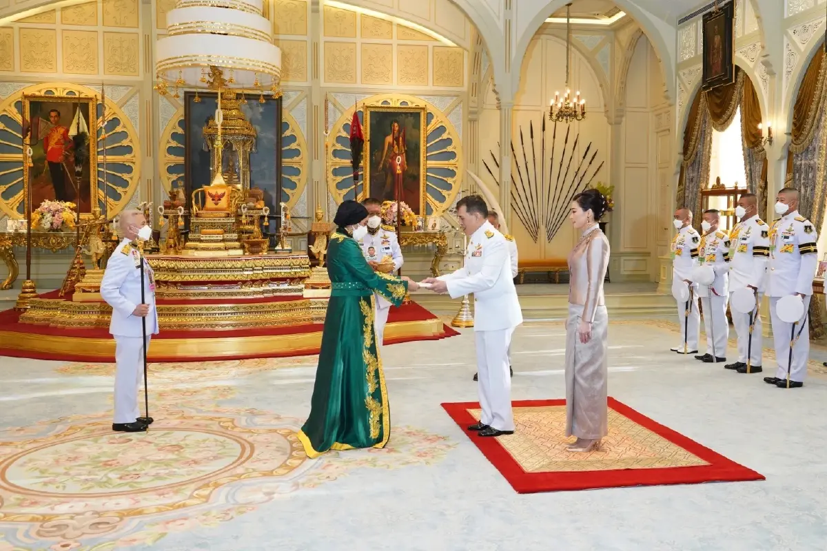ในหลวง พระราชินี พระราชทานพระบรมราชวโรกาส ให้เอกอัครราชทูตต่างประเทศเฝ้าฯ