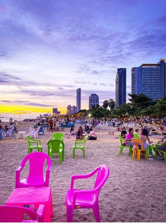 ไทยแลนด์สไตล์ “หาดจอมเทียน” โฉมใหม่ป้อมแตกเจอบุกรุกขายของไม่สนป้ายห้าม