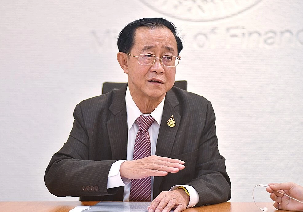  นายอาคม เติมพิทยาไพสิฐ รมว.คลัง