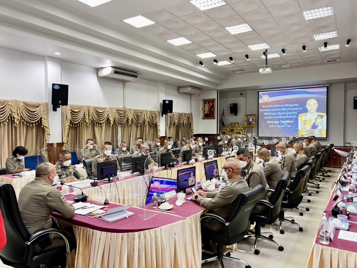 พล.ต.ท.ประจวบ ลุยภูธร 5 ผลักดัน “Strong Together”