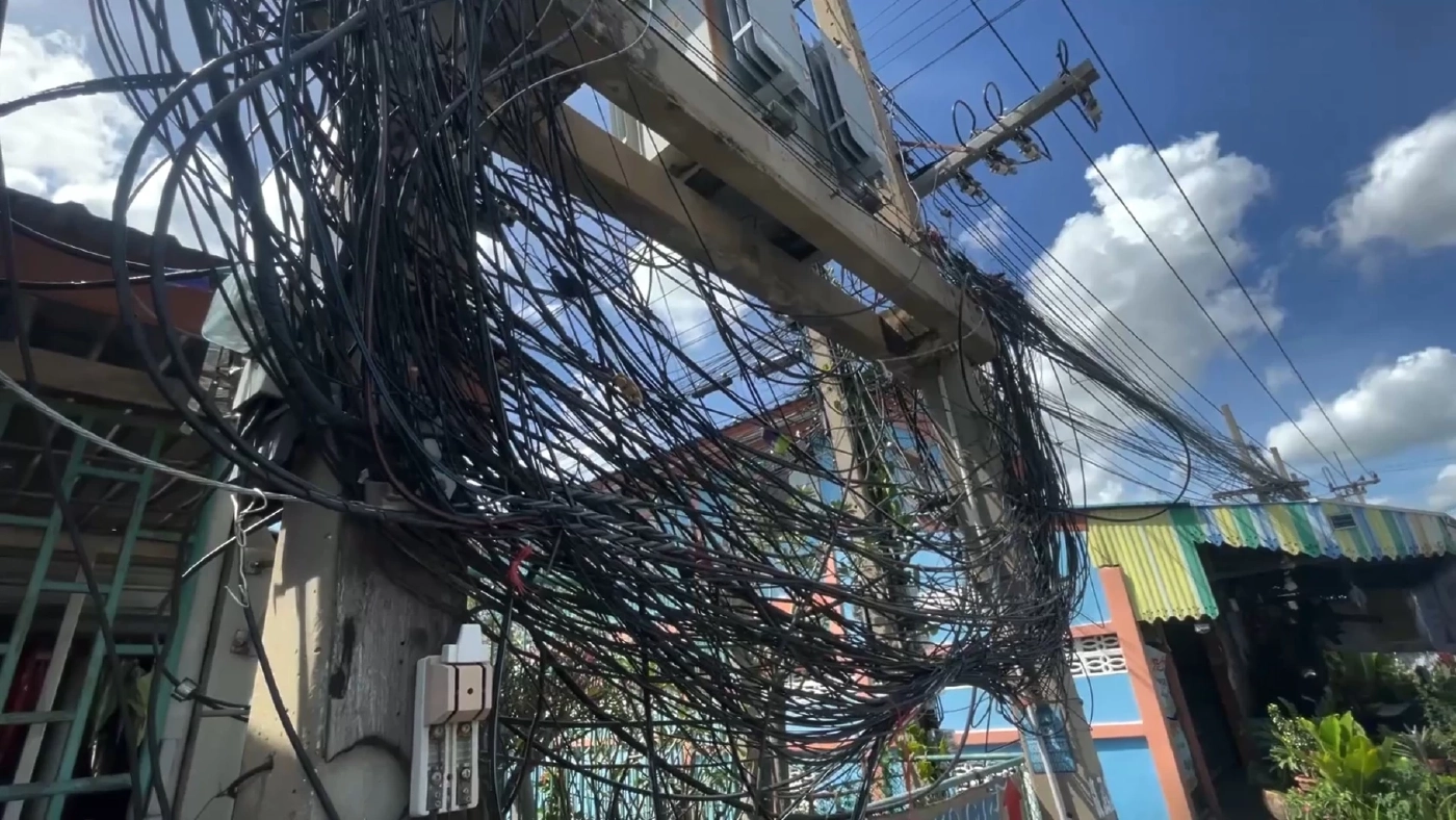 “ชาวกรุงเก่า” จี้แก้ไขสายสื่อสารพันเต็มเสา หวั่นซ้ำรอย “ไฟไหม้สำเพ็ง”