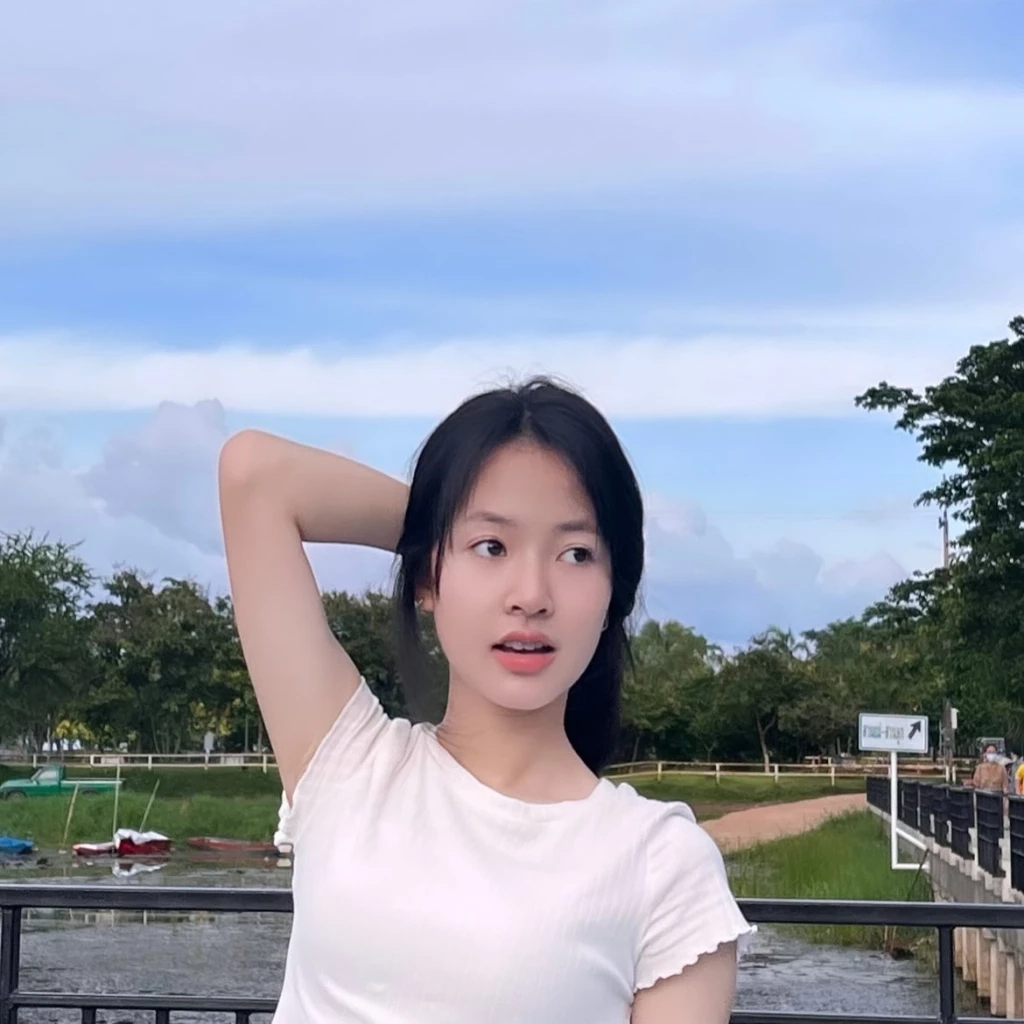 เปิดประวัติ "น้องพลอย นพสรณ์” ดาวติ๊กต๊อกวัยใสผู้ล่วงลับ 