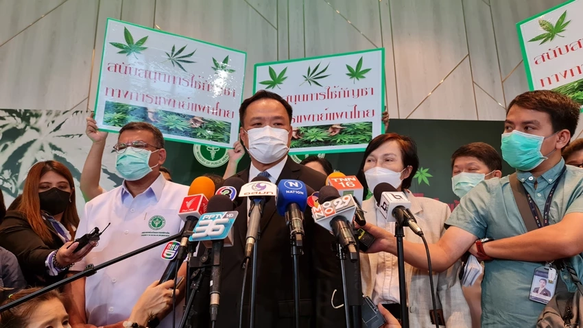 อนุทิน เคลียร์ ชัชชาติ เคสเสียชีวิตไม่ใช่จากกัญชา ย้ำ สธ. คุมเข้มการใช้กัญชา
