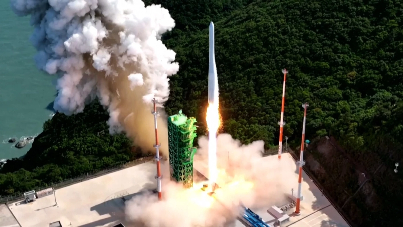 เกาหลีใต้ปล่อยจรวดส่งดาวเทียมจำลองสู่วงโคจรสำเร็จ