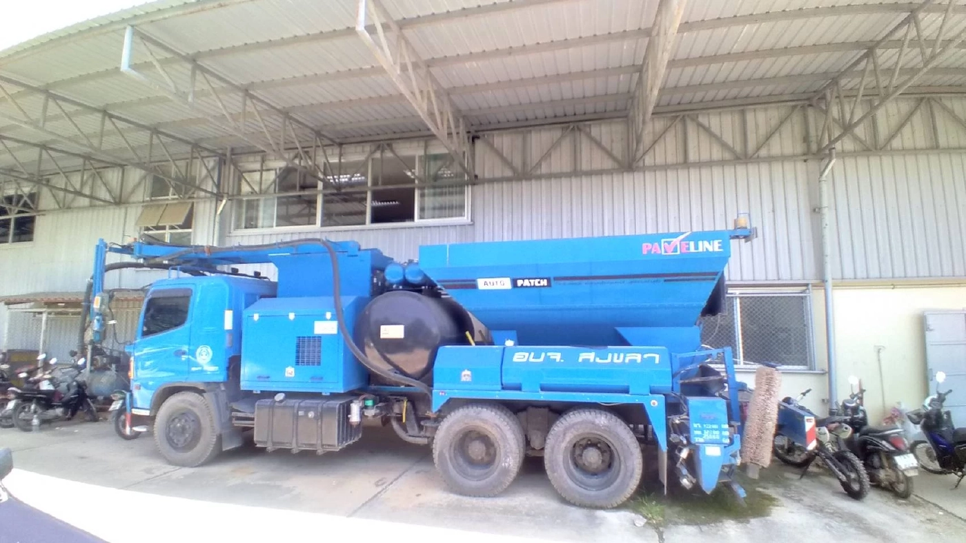 รถซ่อมบำรุงถนนเอนกประสงค์