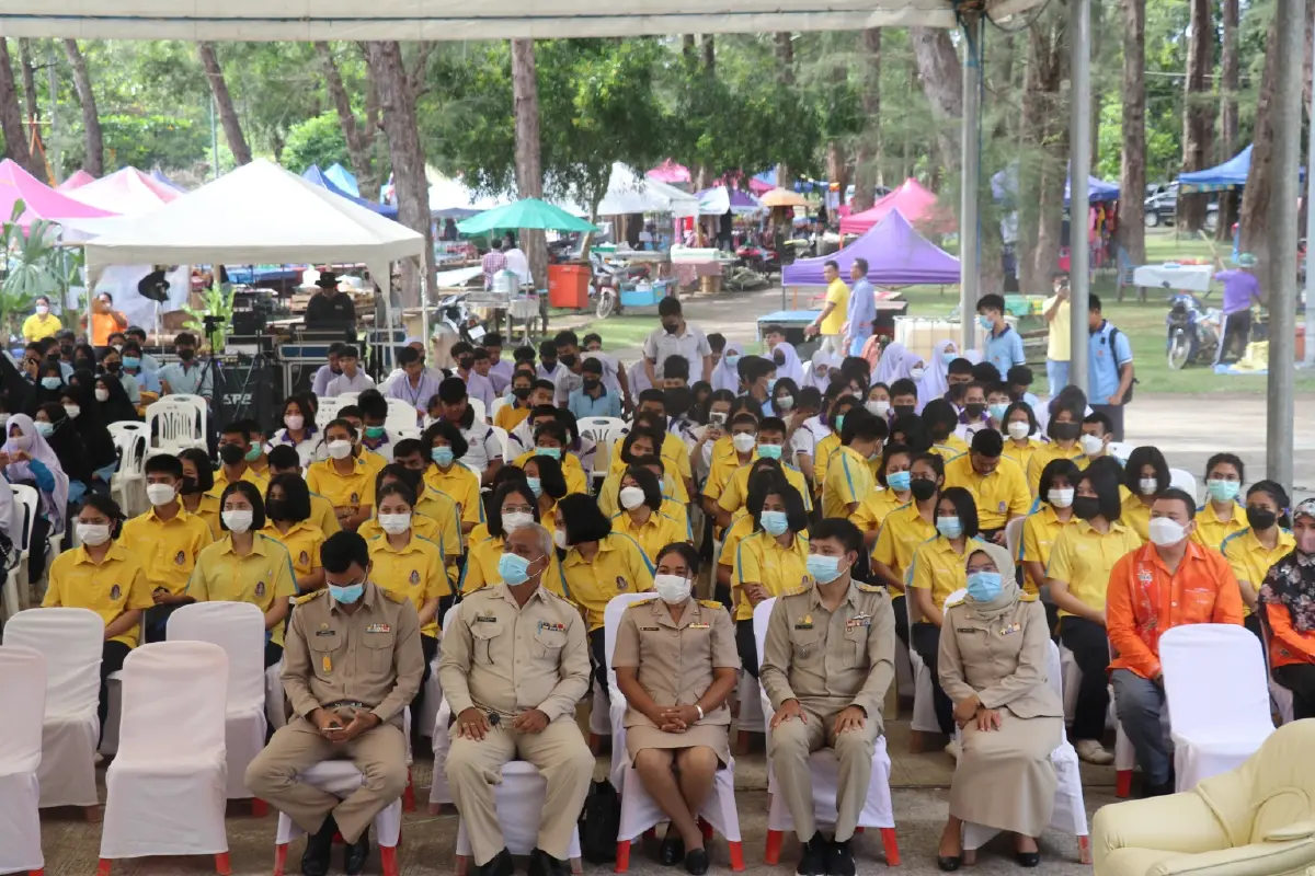 เยาวชนร่วมงานวันคลองภูมี