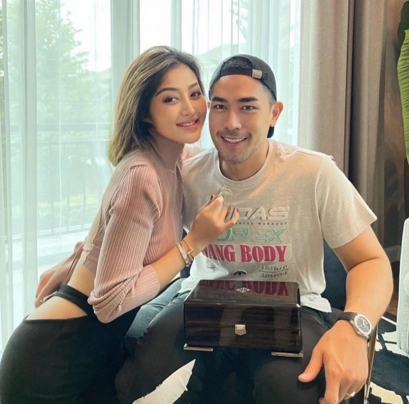 “มิ้วกี้” สุดทนปล่อยภาพ “แดนนี่” อดีตสามีกับสาวใหม่ ลั่น! มาเซ็นใบหย่าให้จบ