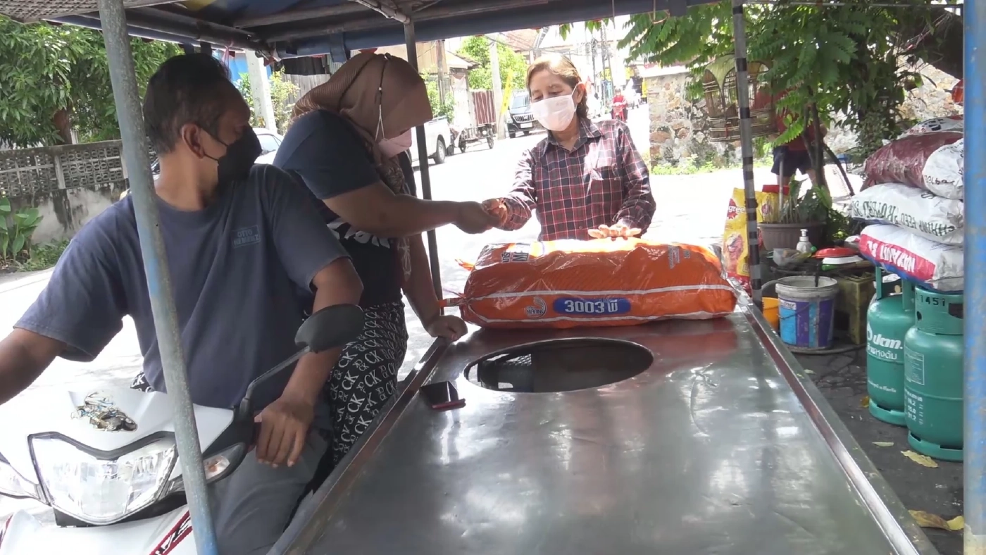 น้ำมันแพงทำพิษ! ร้านขายถ่านนำเข้าจากพม่า ปรับขึ้นกระสอบ 10 บาท