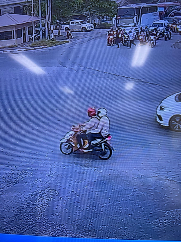 รวบมือขี่ประกบยิงสาวใหญ่กลางถนนเจ็บสาหัส ด้านมือยิงประกาศสู้ตาย