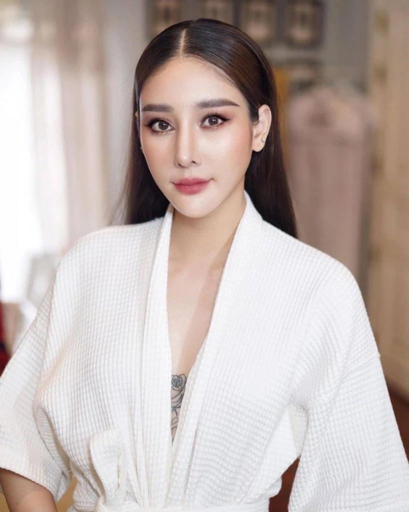 “ต่าย สายธาร” โพสต์ซัดรัวๆปม “คดีแตงโม” เลือดมาจากไหน สงสัยอีกได้ไหม??