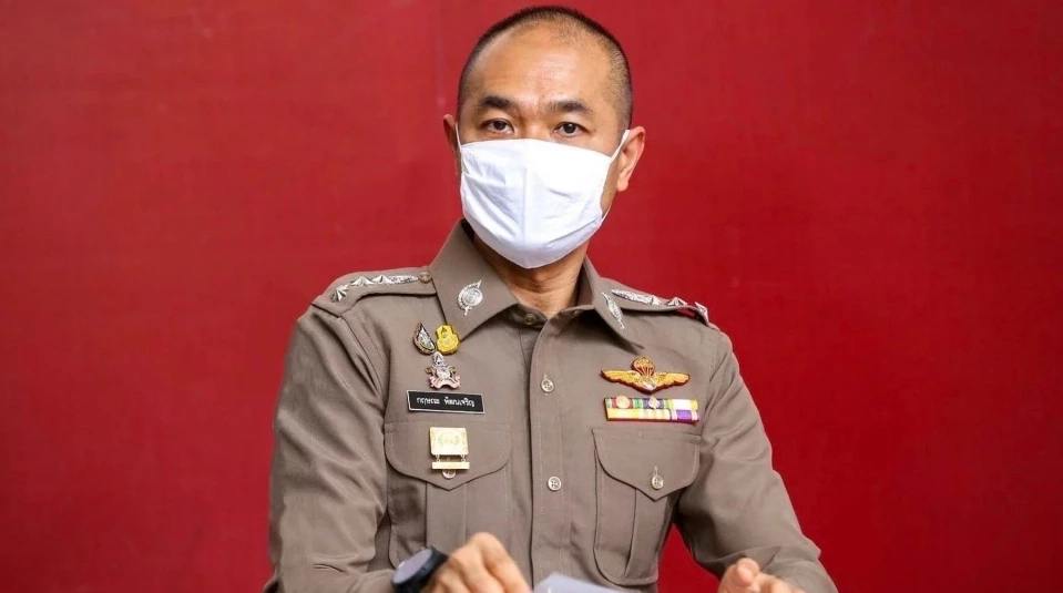 ข่าวปลอม ! ผงถ่านคาร์บอนไม่ช่วยทำให้ฟันขาว  ซ้ำยังอันตรายต่อฟัน