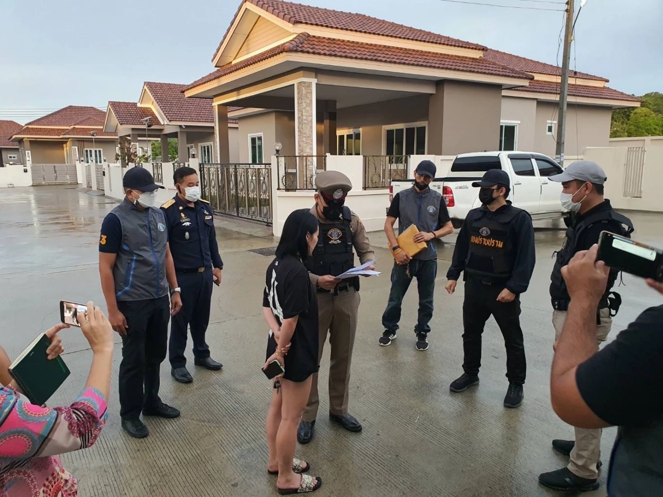 กองปราบ “ทลายเครือข่ายค้าอาวุธปืนข้ามชาติ" พบส่วนหนึ่งเป็นปืนหลวง