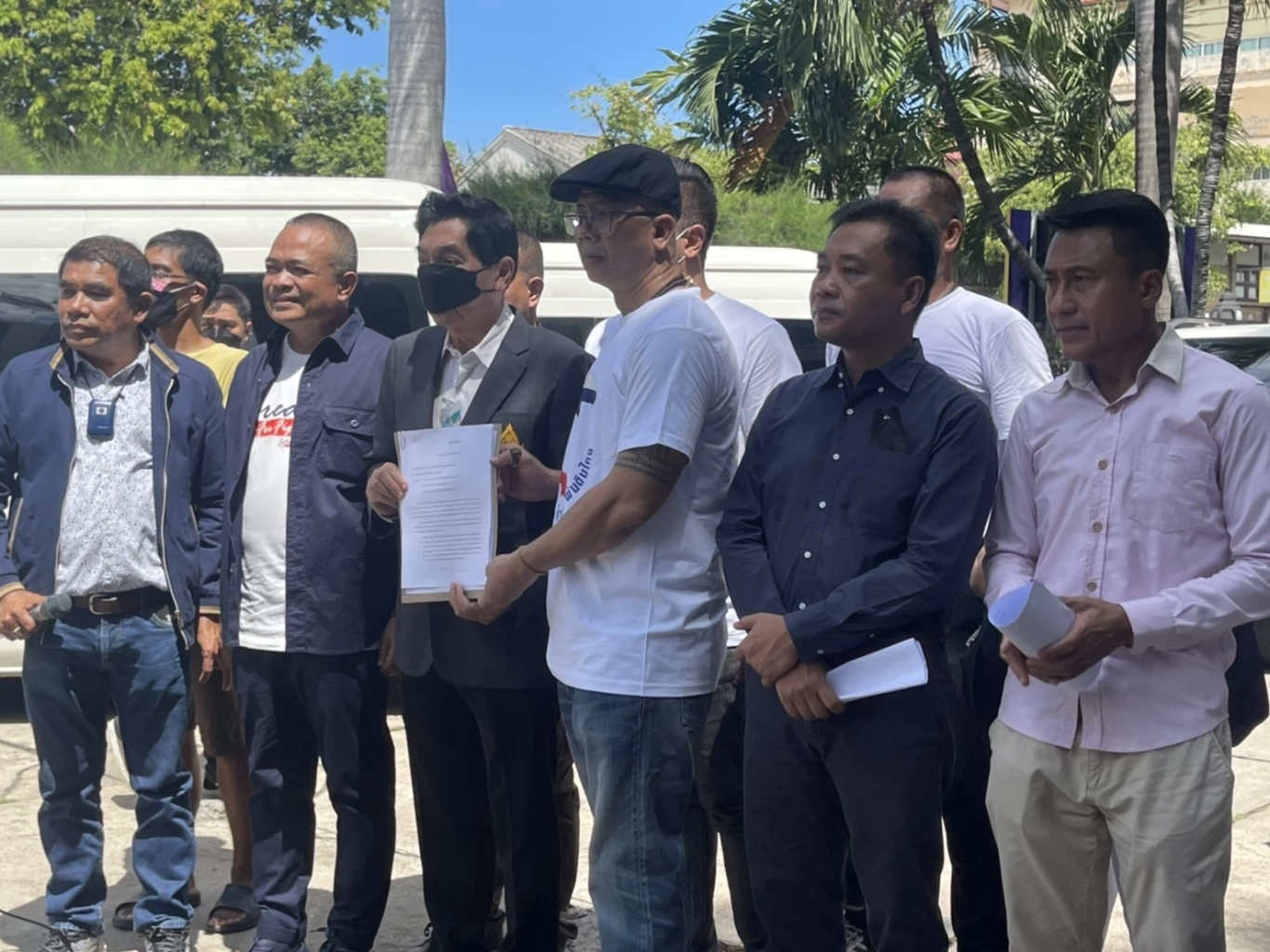 "ตู่-นกเขา"ยื่น 9 ข้อจี้นายกฯแก้ปัญหาราคาพลังงานพร้อมท้าดีเบต