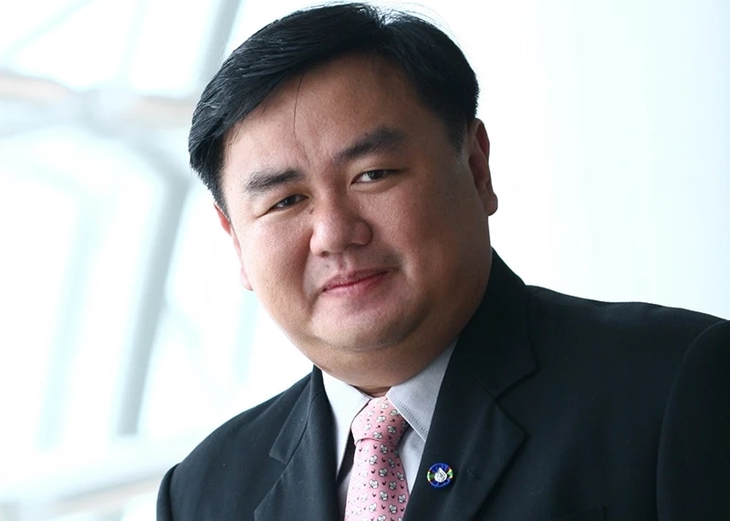 'ลิซ่า' เดินหน้ารีโนเวตอาคารเอนกประสงค์ เพื่อน้องๆ รร.โนนสุวรรณพิทยาคม