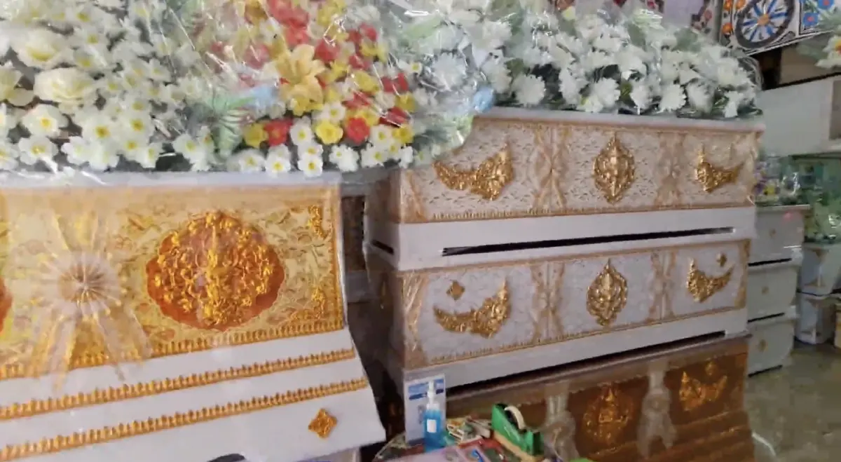 สู้ชีวิตกันต่อไป !! "โลงศพ" ประกาศปรับขึ้นราคา พร้อมพวงหรีด โกศ และของชำร่วย