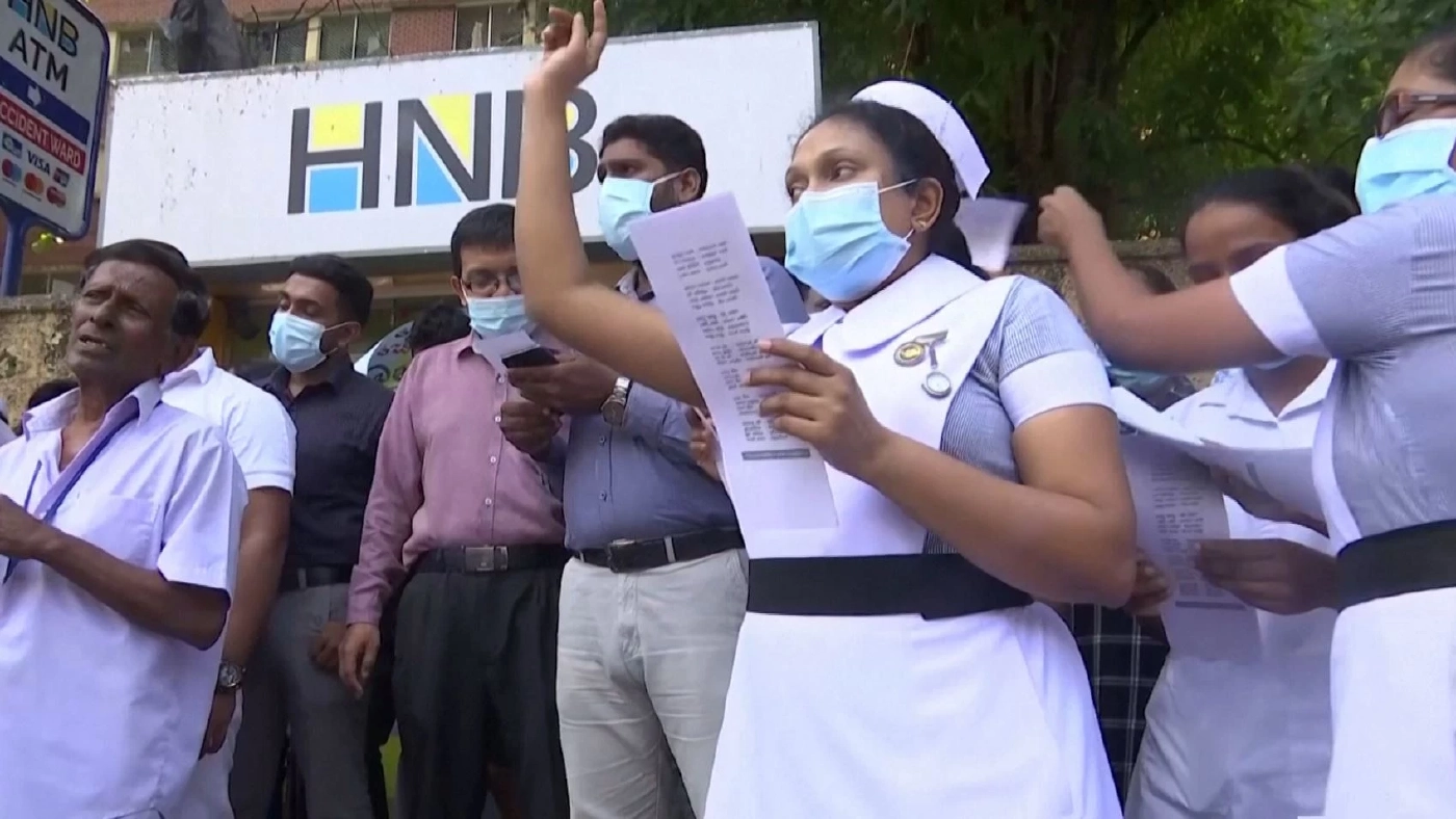 ชาวศรีลังกาสุดทน ประท้วงวิกฤตน้ำมันหมด