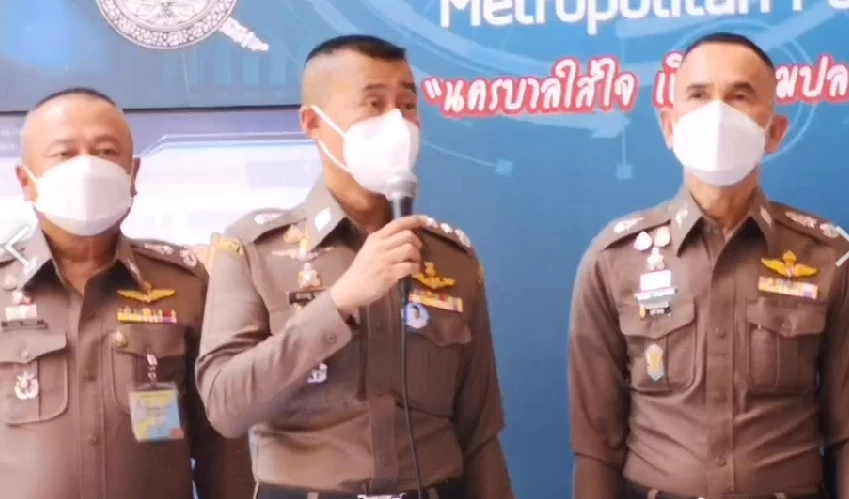 ประเดิมแต่หัววัน ทะลุแก๊ซแกงตำรวจ เปลี่ยนที่นัดคาร์ม็อบบุกบ้านบิ๊กตู่