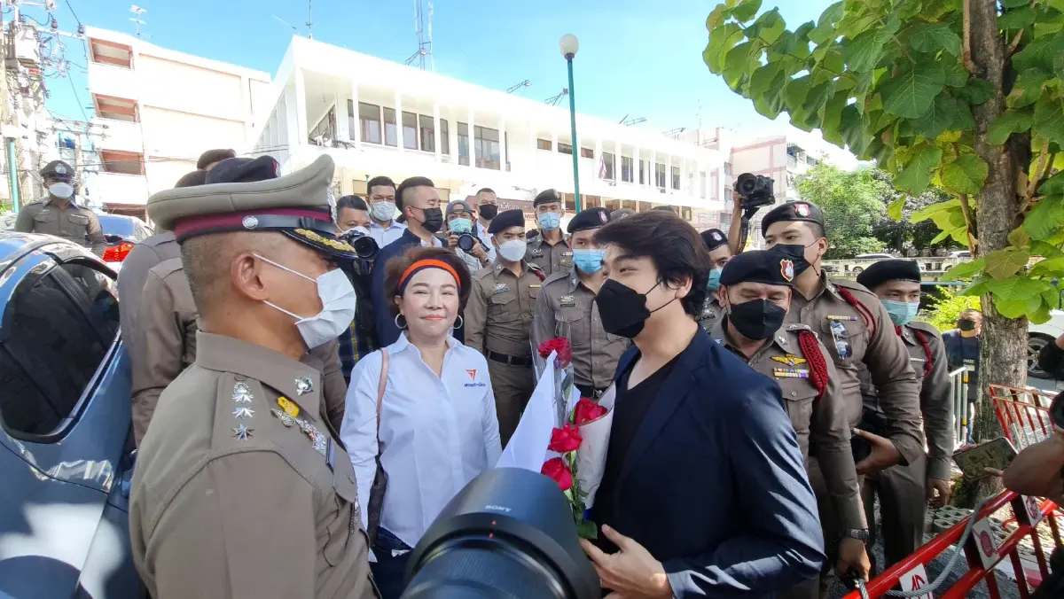 “ปิยบุตร" ปฎิเสธข้อกล่าวหาม.112  ฝากนักร้องควรใช้กม.อย่าจินตนาการ