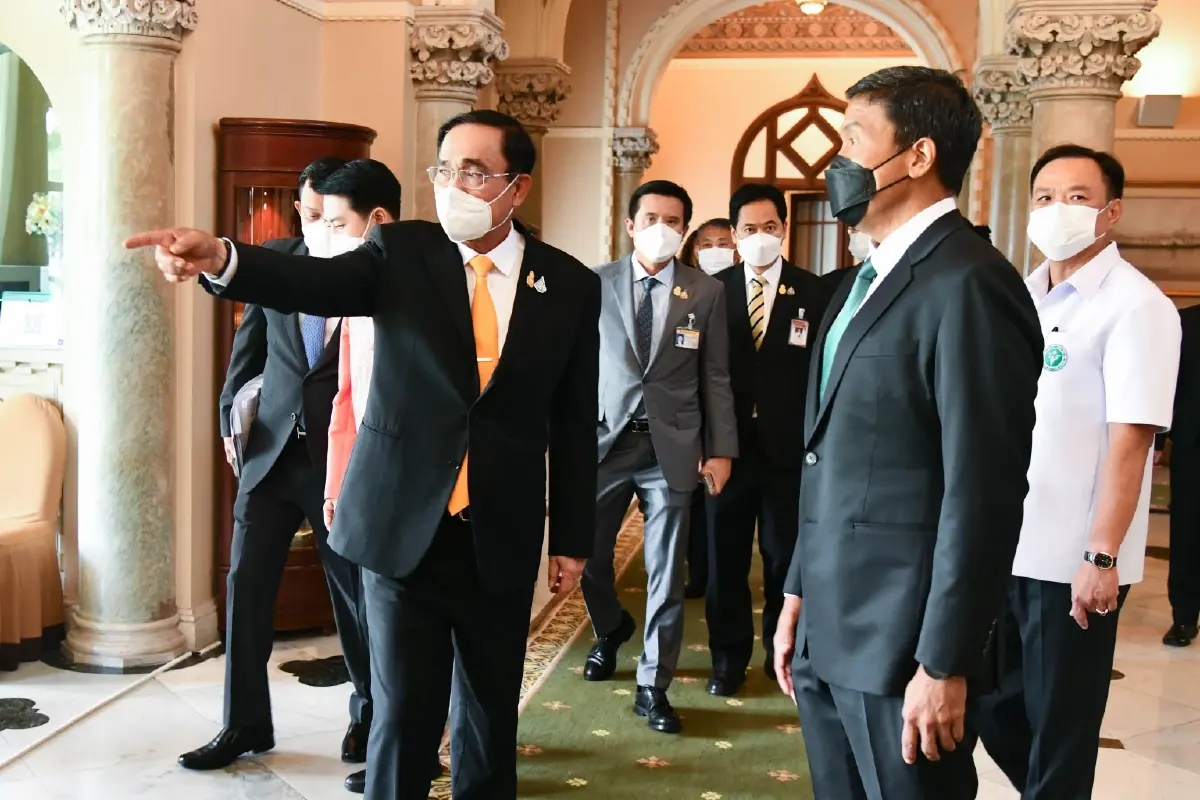 "ชัชชาติ" พร้อมทำงานร่วมกับ "รัฐบาล" ระบุ "ท่านนายกฯ เป็นผู้ใหญ่ที่มีเมตตา"
