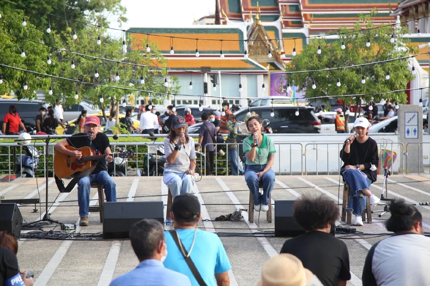 ประมวลภาพ ลานคนเมือง 24 มิถุนายน รำลึก 90 ปีการเปลี่ยนแปลงการปกครอง