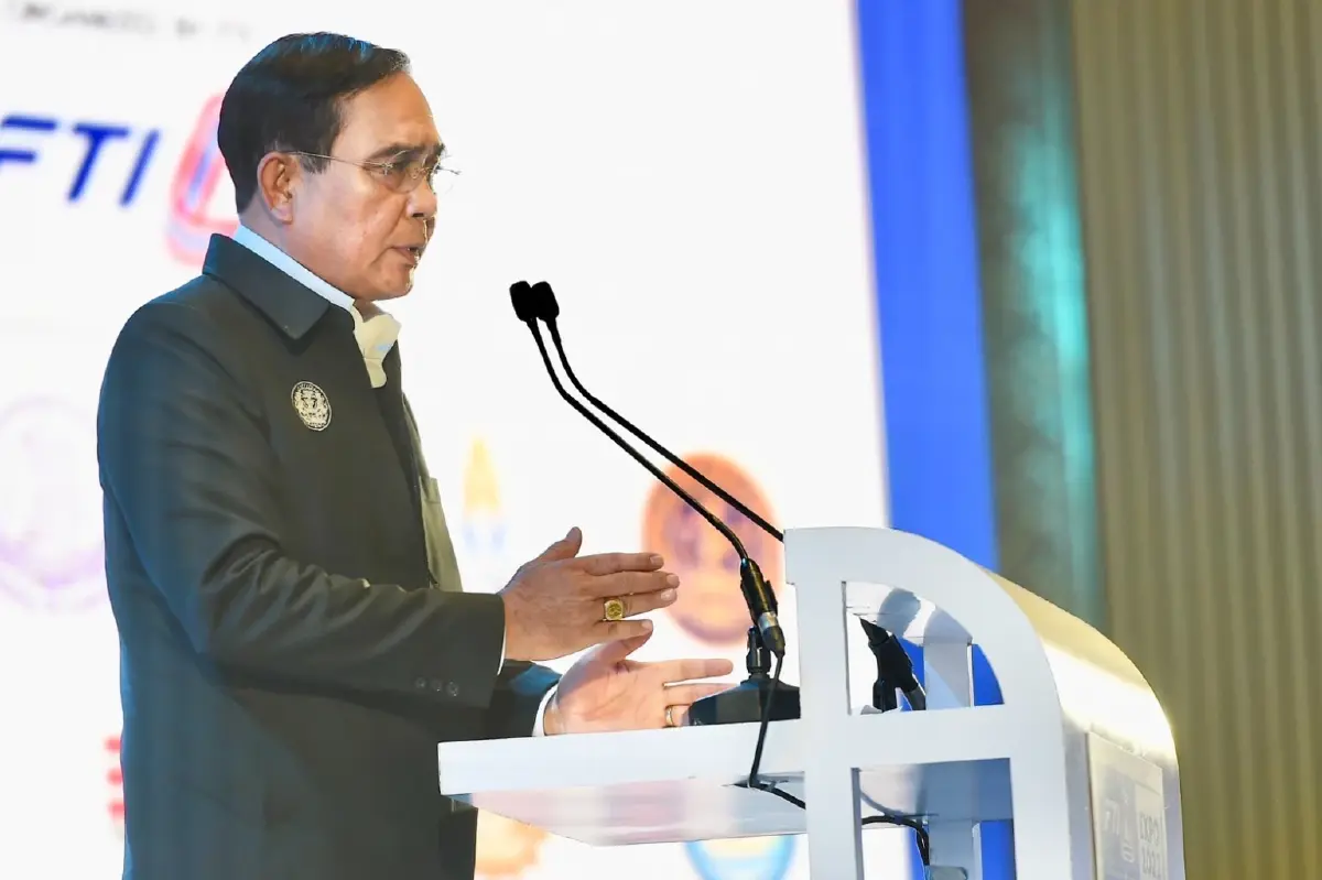 "นายกฯ" วอนเลิกทะเลาะกัน เปรียบประเทศไทยเหมือนรถยนต์ขับเคลื่อน 70 ล้านคน