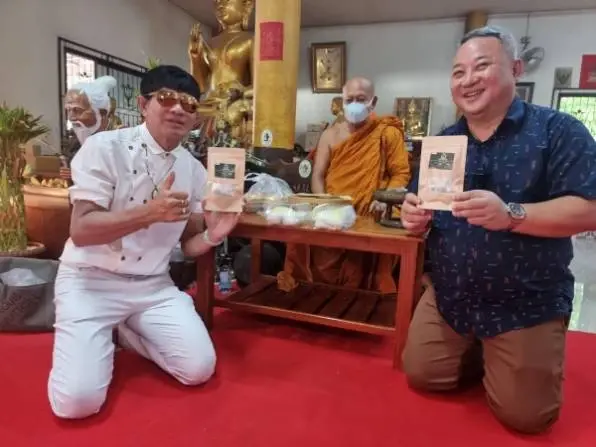 "ตู้ ดิเรก" ขน "ใบกัญชา" ถวายพระเกจิดัง หวังช่วยหลับสบาย-คลายเครียด