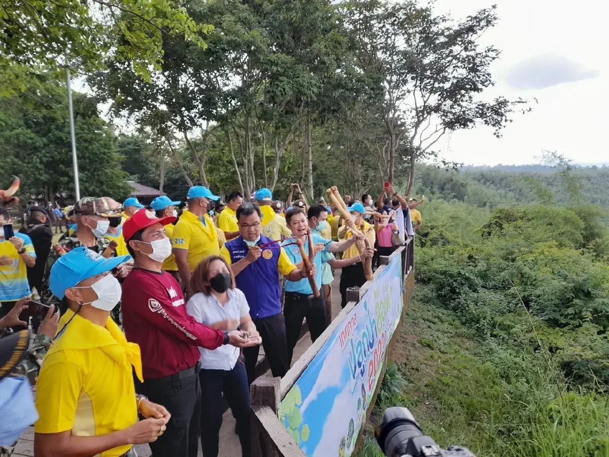 “ปลูกป่าลอยฟ้า 2022” กิจกรรมหนังสติ๊ก ดูแลป่าทับลาน