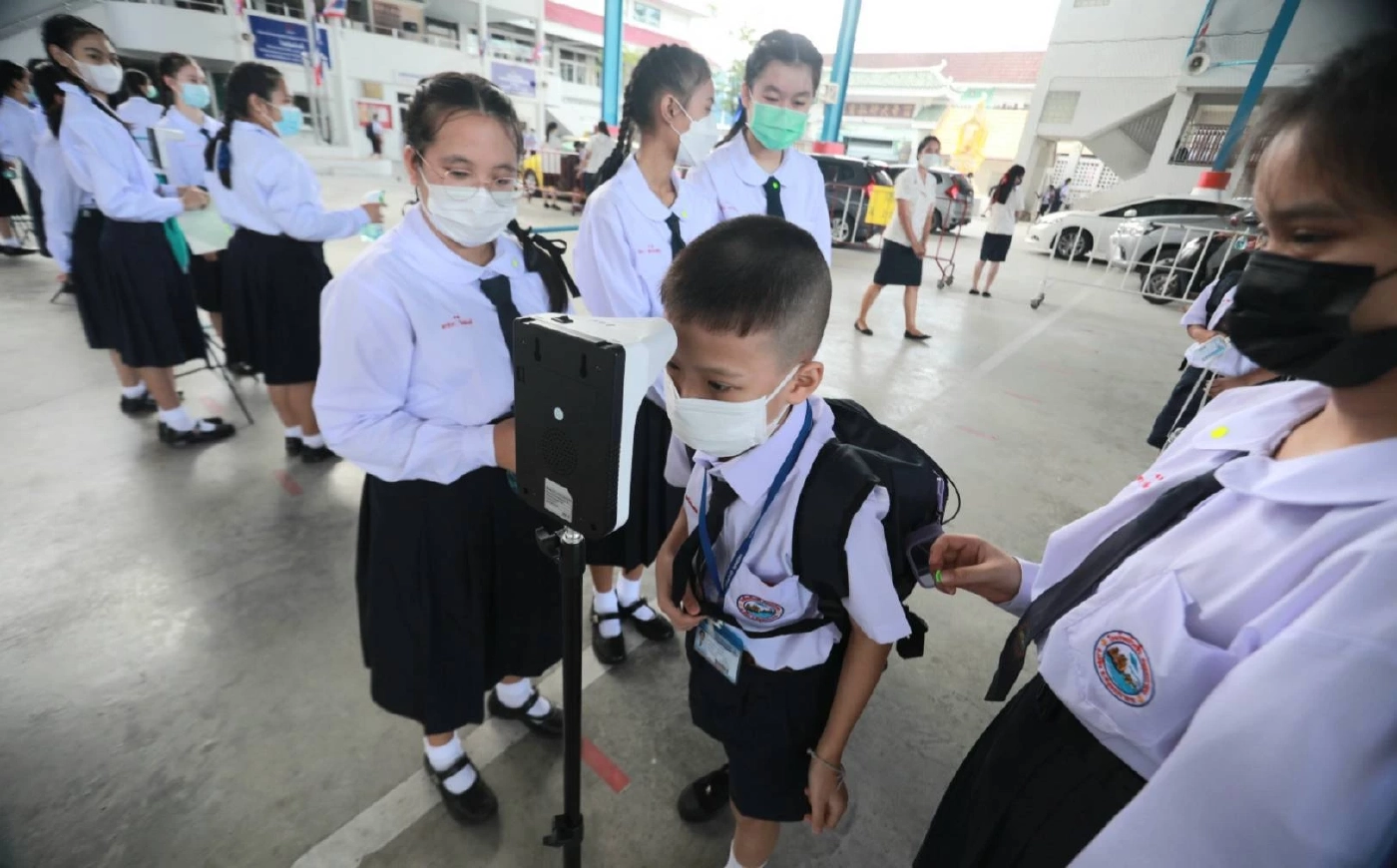 "ตรีนุช" คงมาตรการนักเรียนต้อง"สวมแมสก์" เว้นจัดกิจกรรมที่โล่งแจ้ง