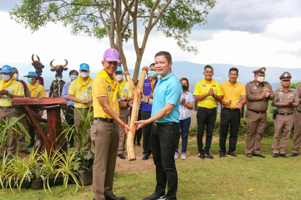 “ปลูกป่าลอยฟ้า 2022” กิจกรรมหนังสติ๊ก ดูแลป่าทับลาน