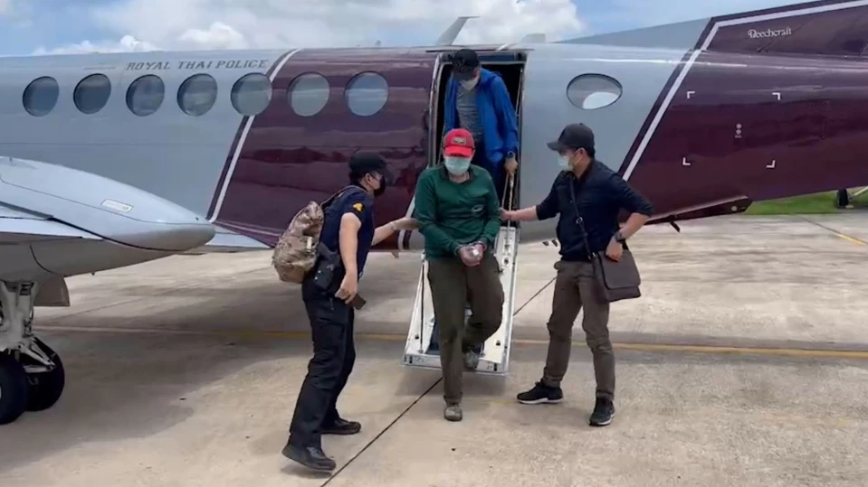 ตร.คุมตัว "สันติ" มือฆ่า 2 ผัวเมีย-ลูกในครรภ์ที่ "ไต้หวัน" ฝากขังต่อศาล