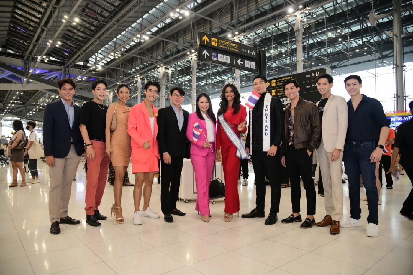 สวยตะโกน “แพรววณิชยฐ์” บินลัดฟ้าสู่โปแลนด์ ชิงมงกุฎซูปร้าเนชันแนล 2022