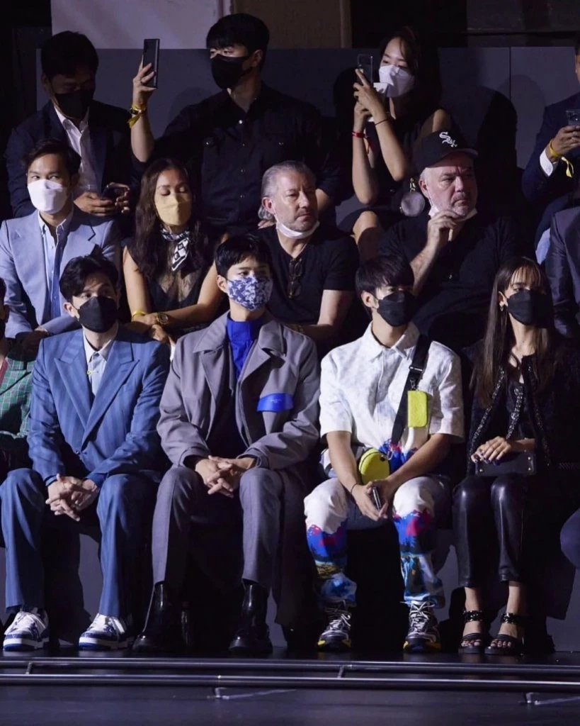 สองหนุ่มคนดัง ซันนี่ –มาริโอ้ นั่งฟรอนต์โรว์ ดูแฟชั่นโชว์ประคู่ “พัคโบกอม”