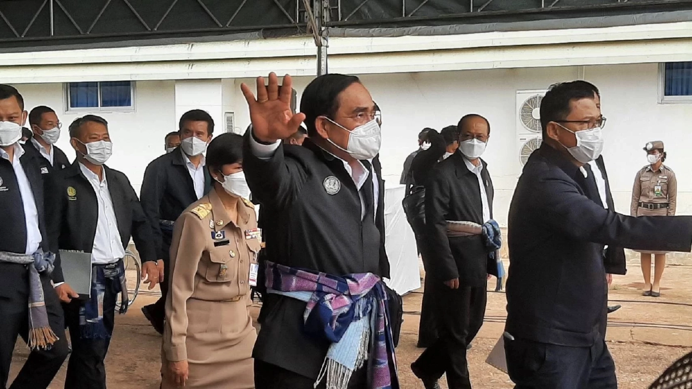 ส่องทะเบียนรถ ‘นายกฯประยุทธ์ ’ ลงพื้นที่พร้อมคณะที่ สกลนคร พร้อมให้เลขเด็ด