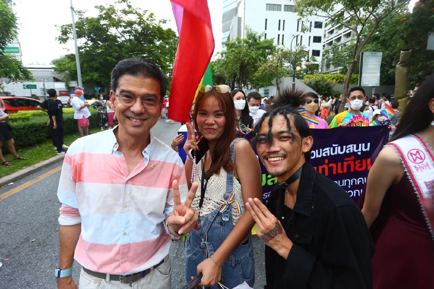 "ศิธา-นาดา" จัดเต็มขบวนพาเหรดไพรด์ ส่งสัญญาณสร้างความเท่าเทียม เสมอภาค