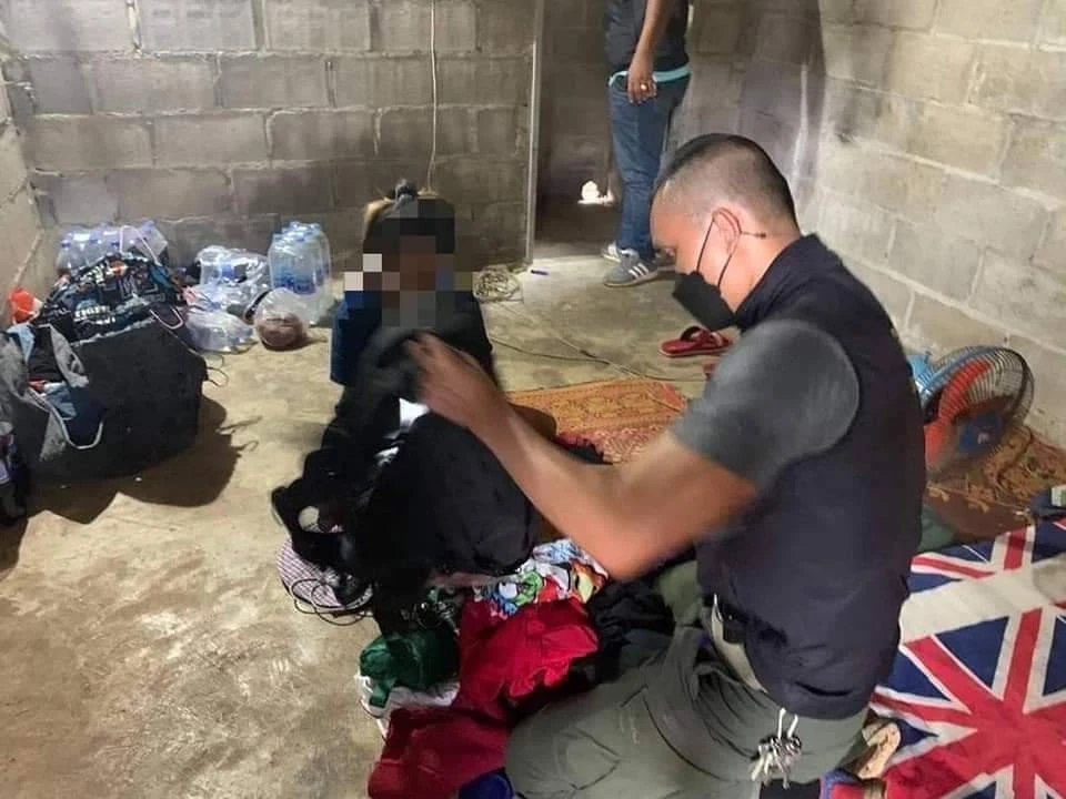 ตร.รวบยกแก๊ง "รถพยาบาล" ขนยาบ้า หนีกบดานฉะเชิงเทรา-จันทบุรี