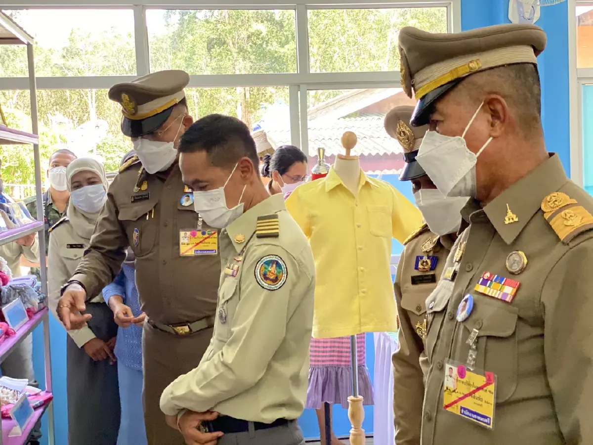 ทุนริเริ่ม 3 หมื่น “ศิลปาชีพทุ่งทะเล” สืบสานผ้าทอ พสกนิกรร่มเย็น