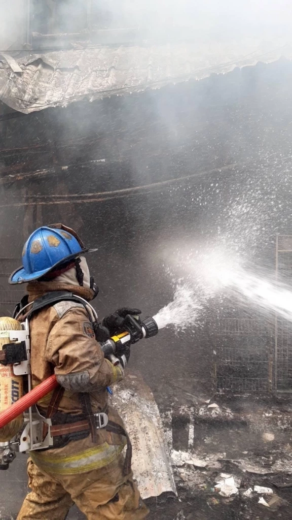 “ชัชชาติ” รับไฟไหม้สำเพ็ง บทเรียนราคาแพง เร่ง “การไฟฟ้า” นำสายไฟลงดิน