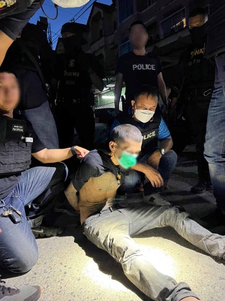 ตร.แกะรอยจับ "อ๊อด ศตวรรษ" มือปืนประกบยิง "ผจก.ไฟแนนซ์" บาดเจ็บหนัก