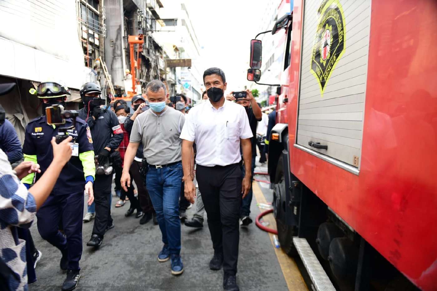 “ชัชชาติ” รับไฟไหม้สำเพ็ง บทเรียนราคาแพง เร่ง “การไฟฟ้า” นำสายไฟลงดิน