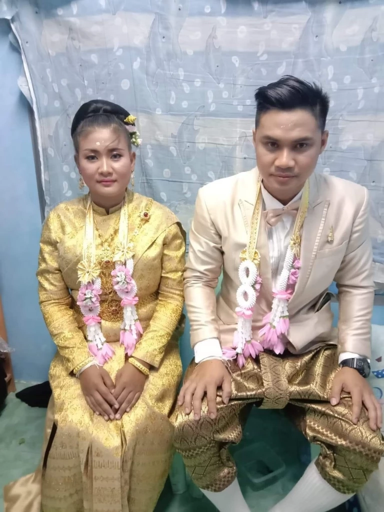 ชื่นมื่น "คู่บ่าวสาว" จัดแต่งงานสินสอด 999 บาท แม้เงินน้อยแต่รักยิ่งใหญ่ 