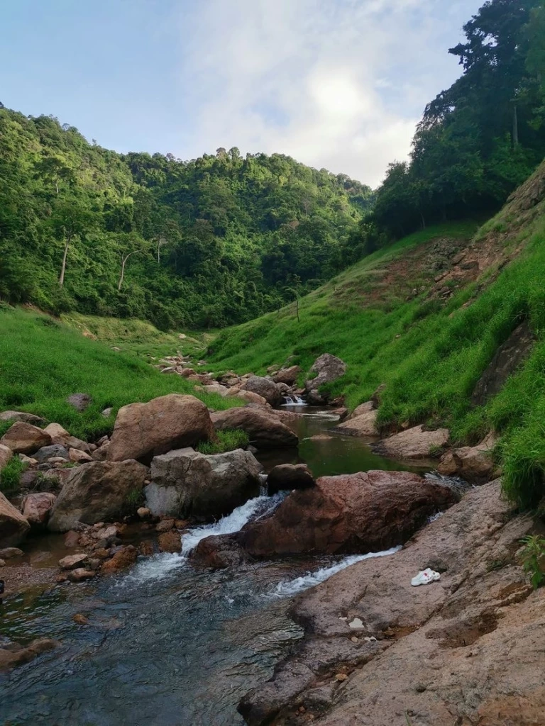 เขาช่องลม น้ำตกลึกลับอันซีน จ.นครนายก