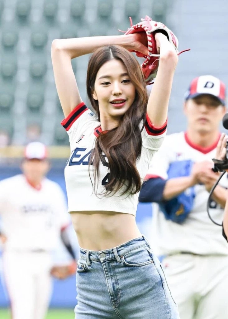 “ทราย เบญจพร” ถูกชาวเน็ตต่างชาติถล่มยับ ปมคอสเพลย์เป็น “วอนยอง” ไอดอลสุดสวย