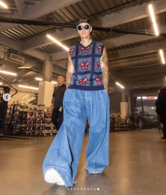 ช็อกแฟนคลับ! จัสติน บีเบอร์ หน้าเป็นอัมพาตเพราะไวรัส (ชมคลิป)