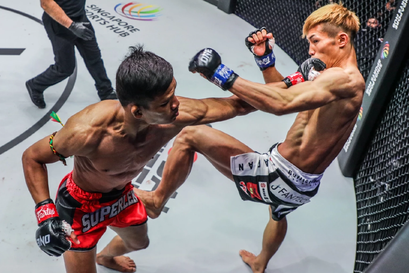 ซุปเปอร์เล็ก vs ทาอิกิ