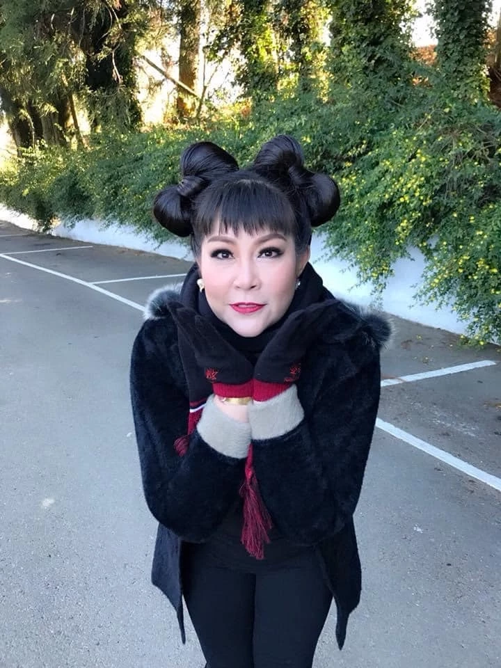 เปิดประวัติ “อิ๋งอิ๋ง สิทธิณี”  พิธีกรดังยุค 90 ผู้ล่วงลับจากโรคมะเร็ง