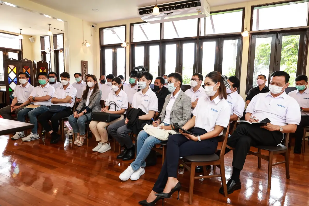 "สุรนันทน์"เปิดตัวผู้ท้าชิงส.ส.กรุงเทพ 26 เขตเพื่อแก้ปัญหาคนกทม.
