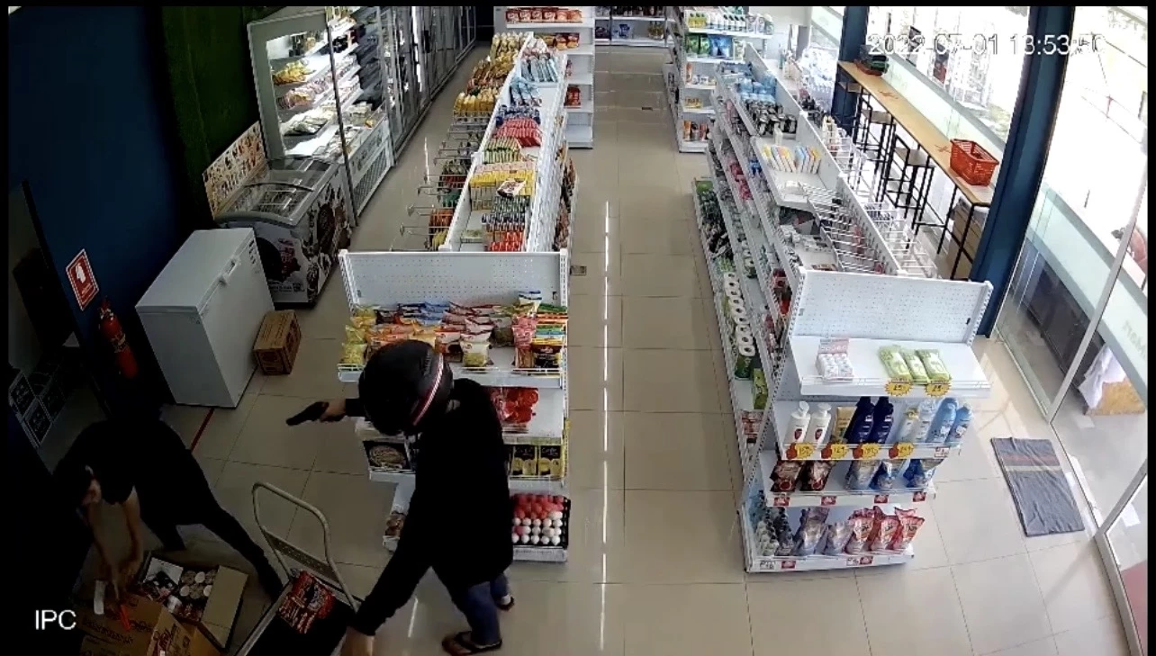 สืบ ภ.2 รวบ “โจ้ ปักธงชัย” ควงปืนหาเงินใช้หนี้นอกระบบ