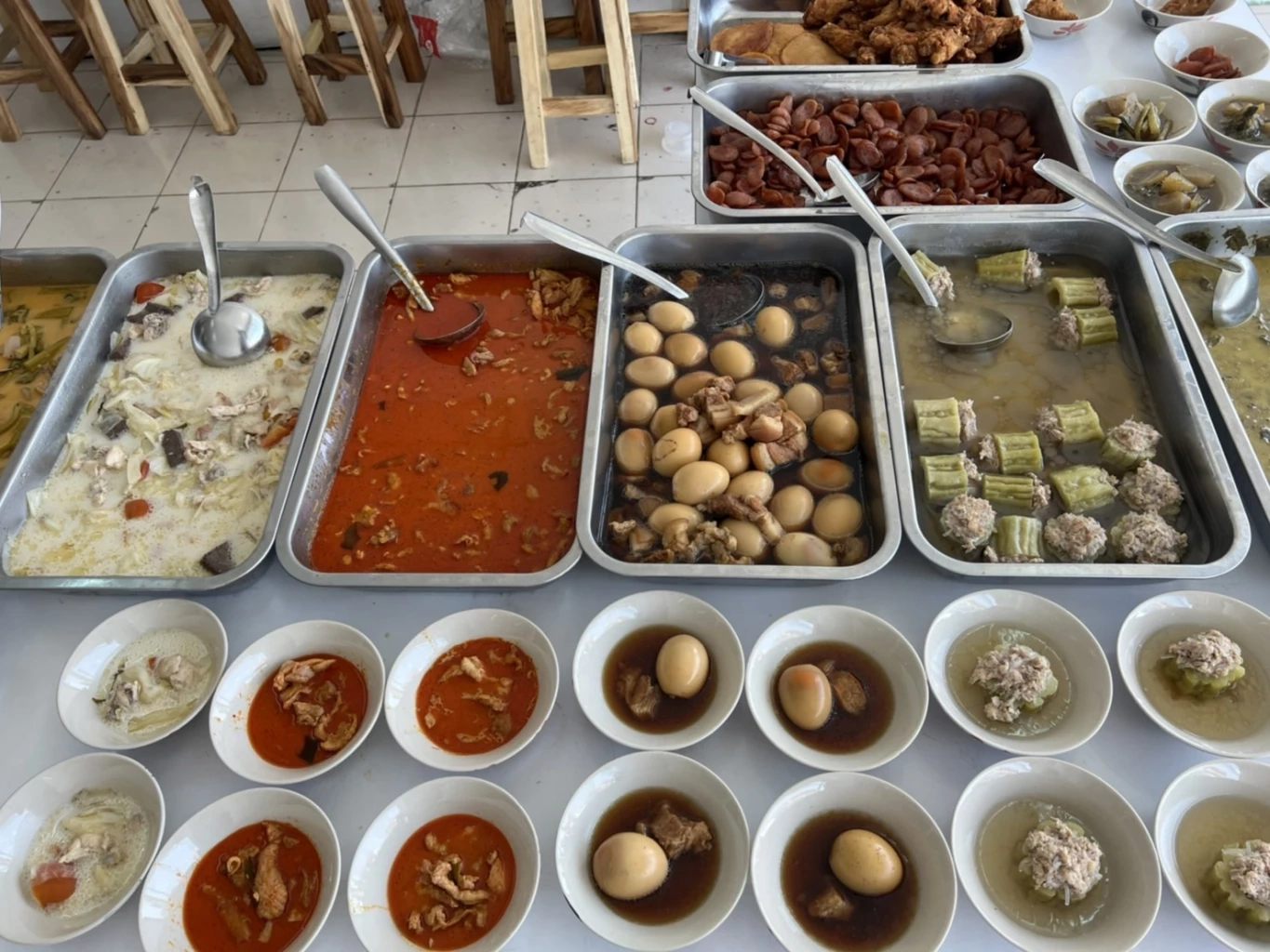 ยุคนี้ยังมี ชี้เป้ากับข้าว 10 บาท ตักข้าวไม่อั้น เจ้าของคืนกำไรยุคของแพง